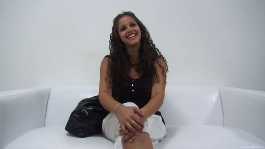 1. Download full pics of Pavla (19) from czechcasting.com