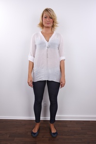 3. Download full pics of Andrea (24) from czechcasting.com