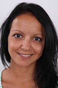 1. Download full pics of Adriana (26) from czechcasting.com