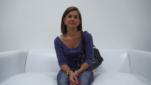 1. Download full pics of Sandra (20) from czechcasting.com