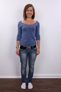 2. Download full pics of Sandra (20) from czechcasting.com