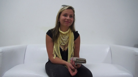 1. Download full pics of Tereza (22) from czechcasting.com