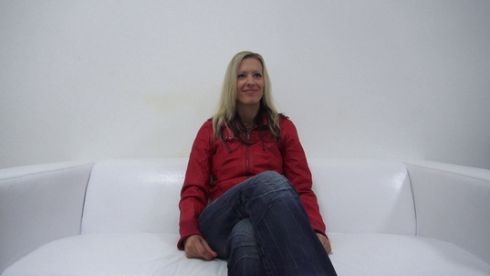 1. Download full pics of Lucie (27) from czechcasting.com