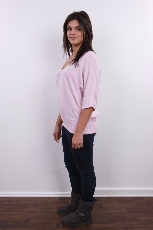 3. Download full pics of Nikola (20) from czechcasting.com