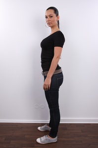 3. Download full pics of Veronika (22) from czechcasting.com