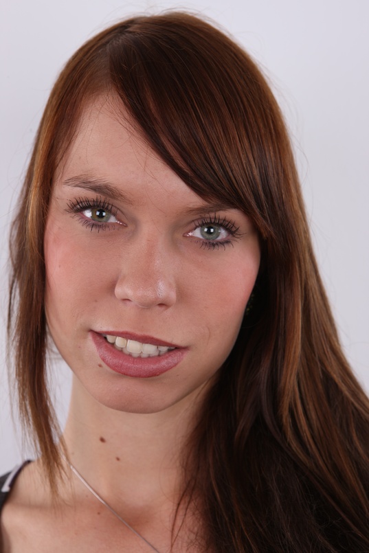 1. Download full pics of Martina (21) from czechcasting.com