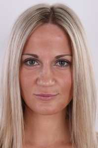 1. Download full pics of Zaneta (25) from czechcasting.com