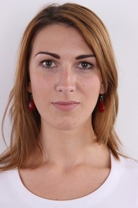 1. Download full pics of Marie (20) from czechcasting.com