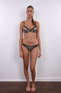 7. Download full pics of Jana (21) from czechcasting.com