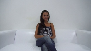 1. Download full pics of Johana (23) from czechcasting.com