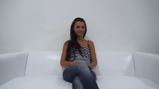 1. Download full pics of Johana (23) from czechcasting.com