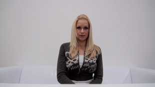 1. Download full pics of Dana (29) from czechcasting.com
