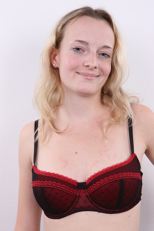 5. Download full pics of Kristyna (22) from czechcasting.com