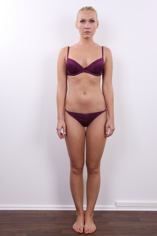 7. Download full pics of Michaela (25) from czechcasting.com