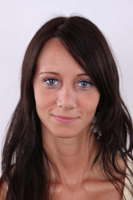 1. Download full pics of Martina (21) from czechcasting.com