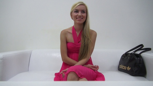 1. Download full pics of Tereza (18) from czechcasting.com