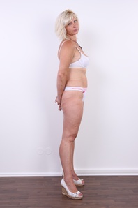 5. Download full pics of Beata (45) from czechcasting.com