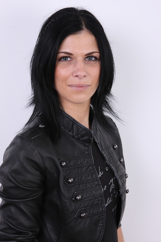 5. Download full pics of Petra (29) from czechcasting.com