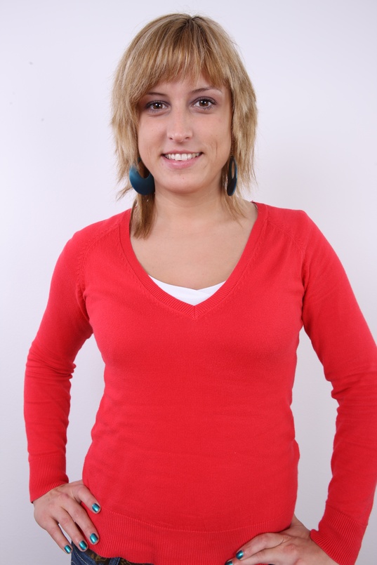 3. Download full pics of Martina (23) from czechcasting.com