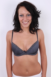 5. Download full pics of Zuzana (22) from czechcasting.com