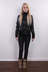 2. Download full pics of Sarka (18) from czechcasting.com