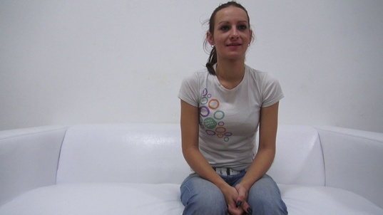 1. Download full pics of Sarka (26) from czechcasting.com