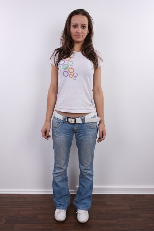 2. Download full pics of Sarka (26) from czechcasting.com