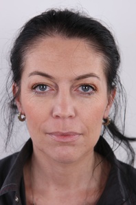 1. Download full pics of Jitka (39) from czechcasting.com