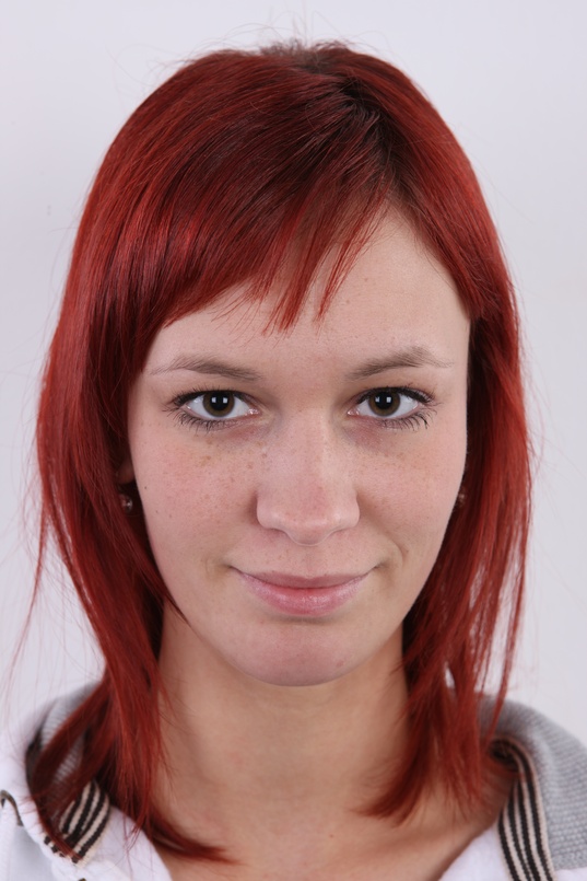 1. Download full pics of Pavlina (21) from czechcasting.com