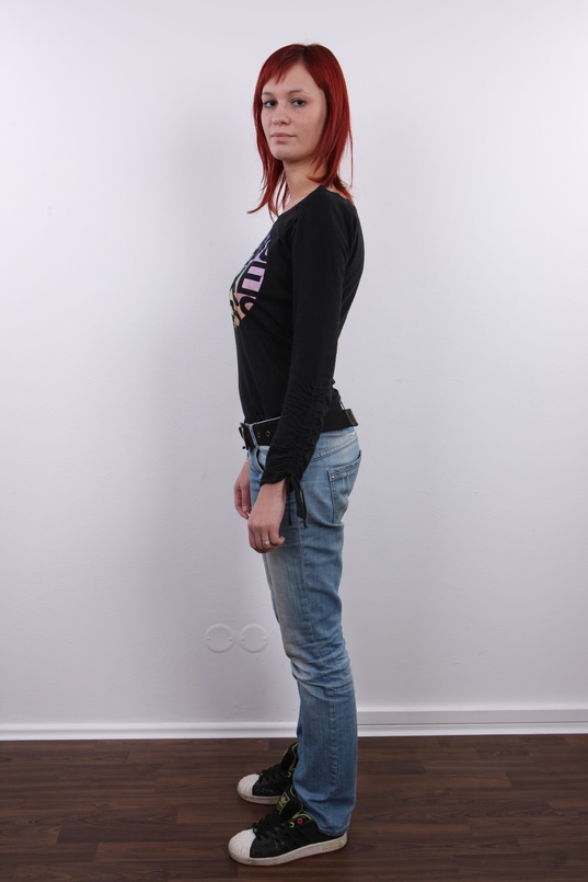 6. Download full pics of Pavlina (21) from czechcasting.com