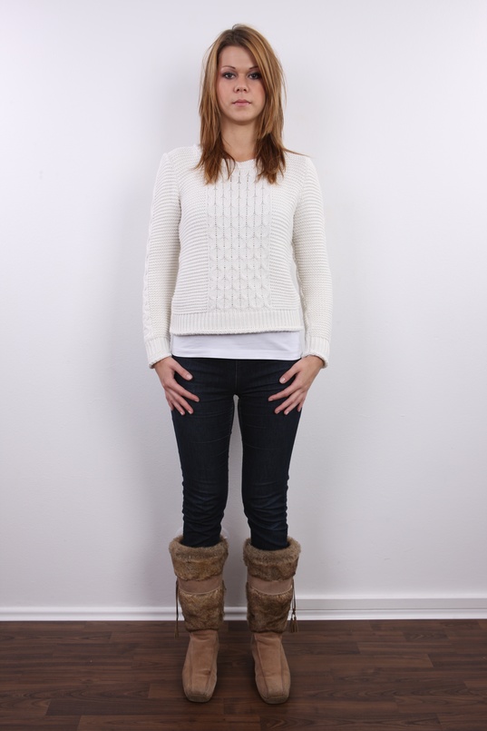 2. Download full pics of Veronika (21) from czechcasting.com