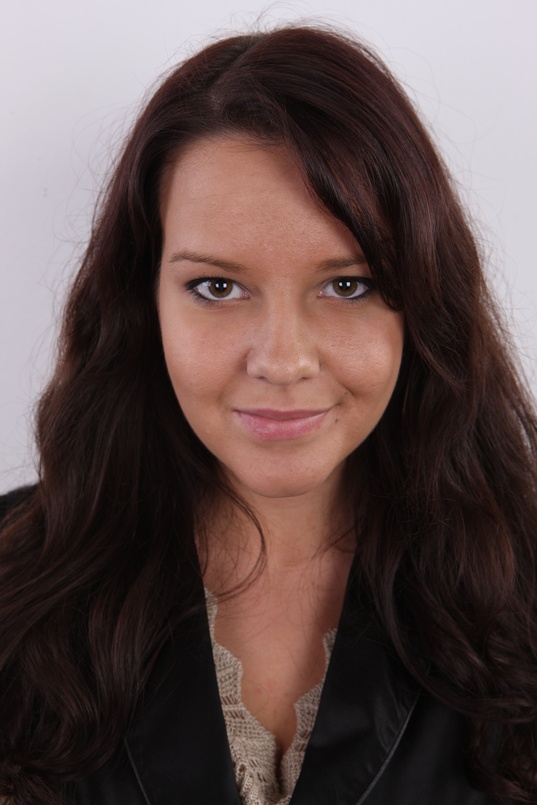 1. Download full pics of Nikola (19) from czechcasting.com