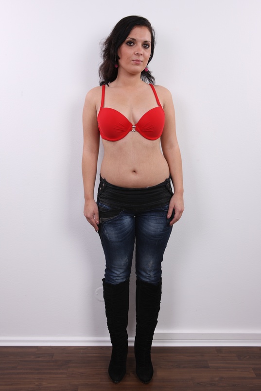 3. Download full pics of Nikola (22) from czechcasting.com