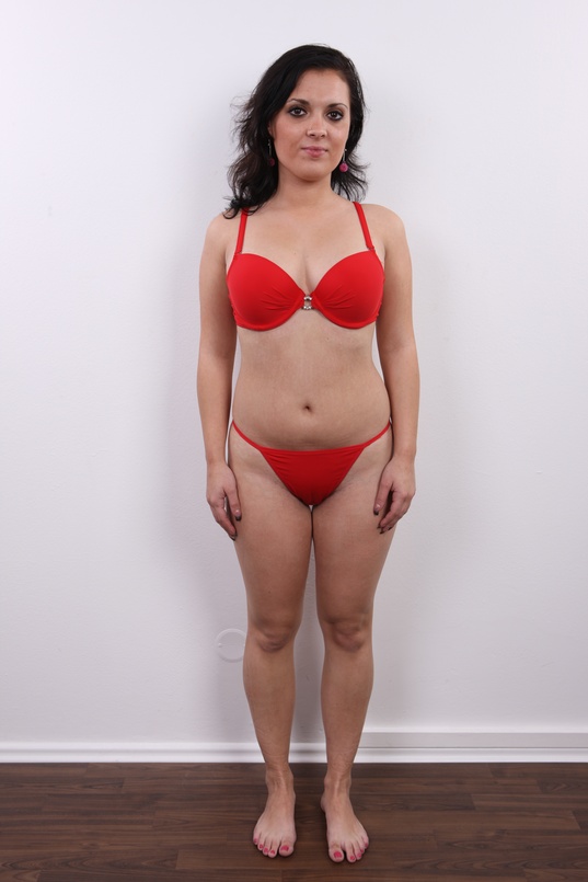 6. Download full pics of Nikola (22) from czechcasting.com