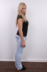 3. Download full pics of Veronika (24) from czechcasting.com