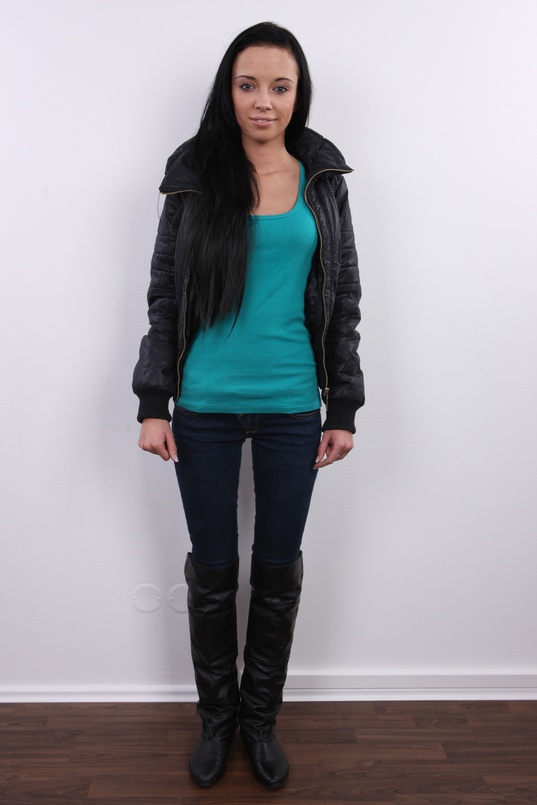 2. Download full pics of Nikola (22) from czechcasting.com