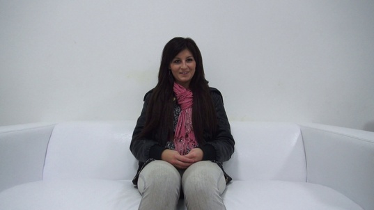 1. Download full pics of Anna (18) from czechcasting.com