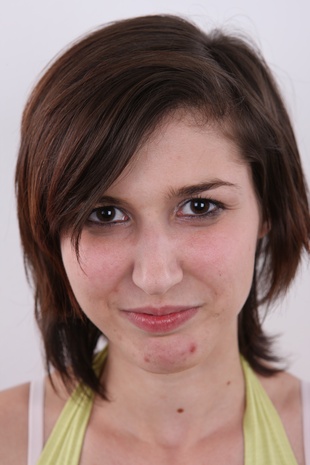 1. Download full pics of model Marta (21) from czechcasting.com