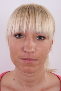 1. Download full pics of Veronika (23) from czechcasting.com