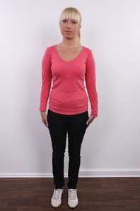 2. Download full pics of Veronika (23) from czechcasting.com