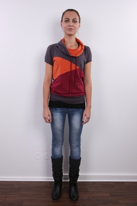 2. Download full pics of Veronika (23) from czechcasting.com