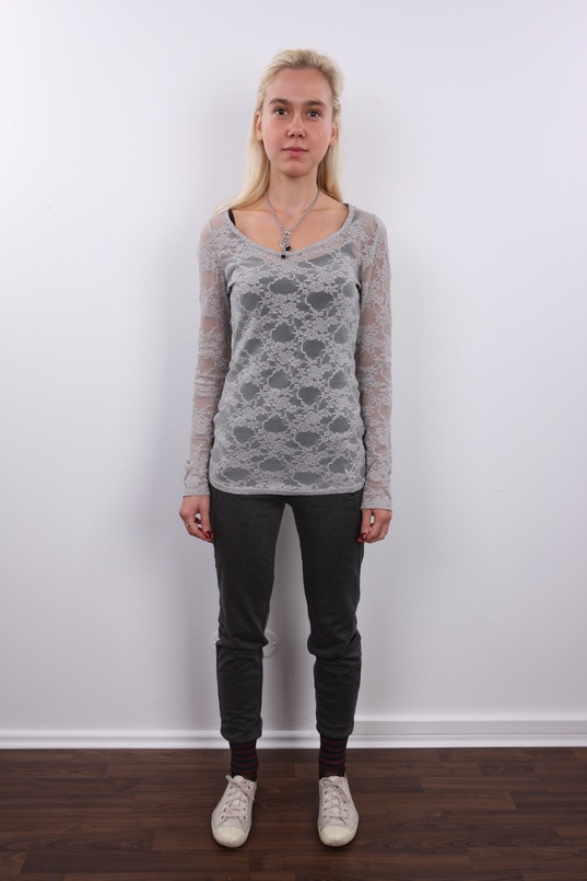 2. Download full pics of Polina (18) from czechcasting.com