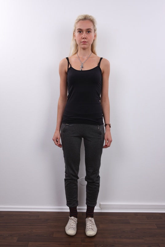 4. Download full pics of Polina (18) from czechcasting.com