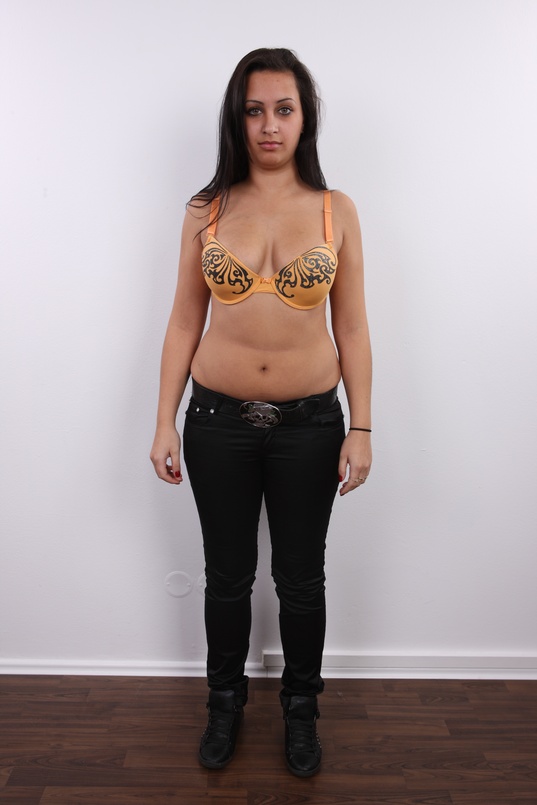 5. Download full pics of Erika (20) from czechcasting.com