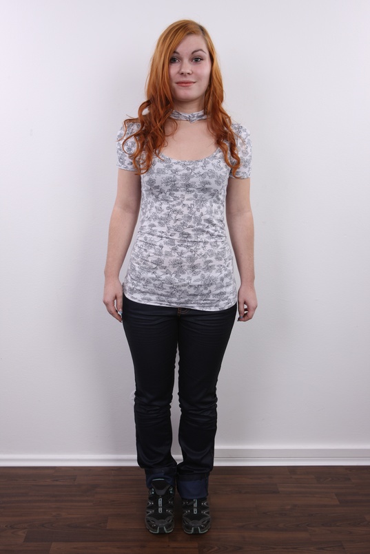 2. Download full pics of Hanna (21) from czechcasting.com