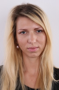 1. Download full pics of Beata (22) from czechcasting.com