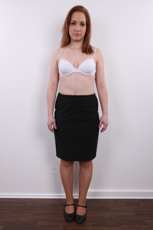 4. Download full pics of Veronika (20) from czechcasting.com