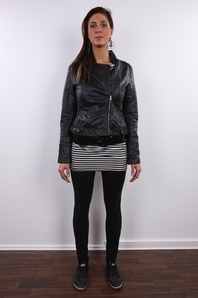 2. Download full pics of Dominika (20) from czechcasting.com