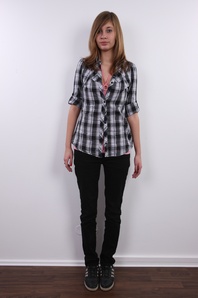 2. Download full pics of Barbara (19) from czechcasting.com