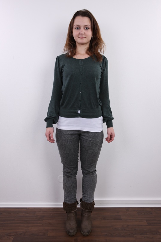 2. Download full pics of Eliska (18) from czechcasting.com